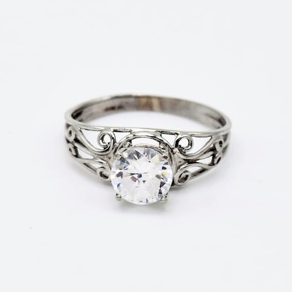 10k White Gold Estate Filigree White Gemstone Ring