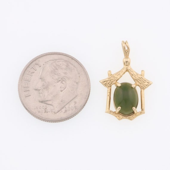 14k Yellow Gold Textured Oval Jade Estate Pendant - image 3