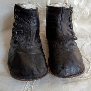 Antique baby booties. Black leather and buttoned. Perfect for antique doll. End of the 19th century image 3