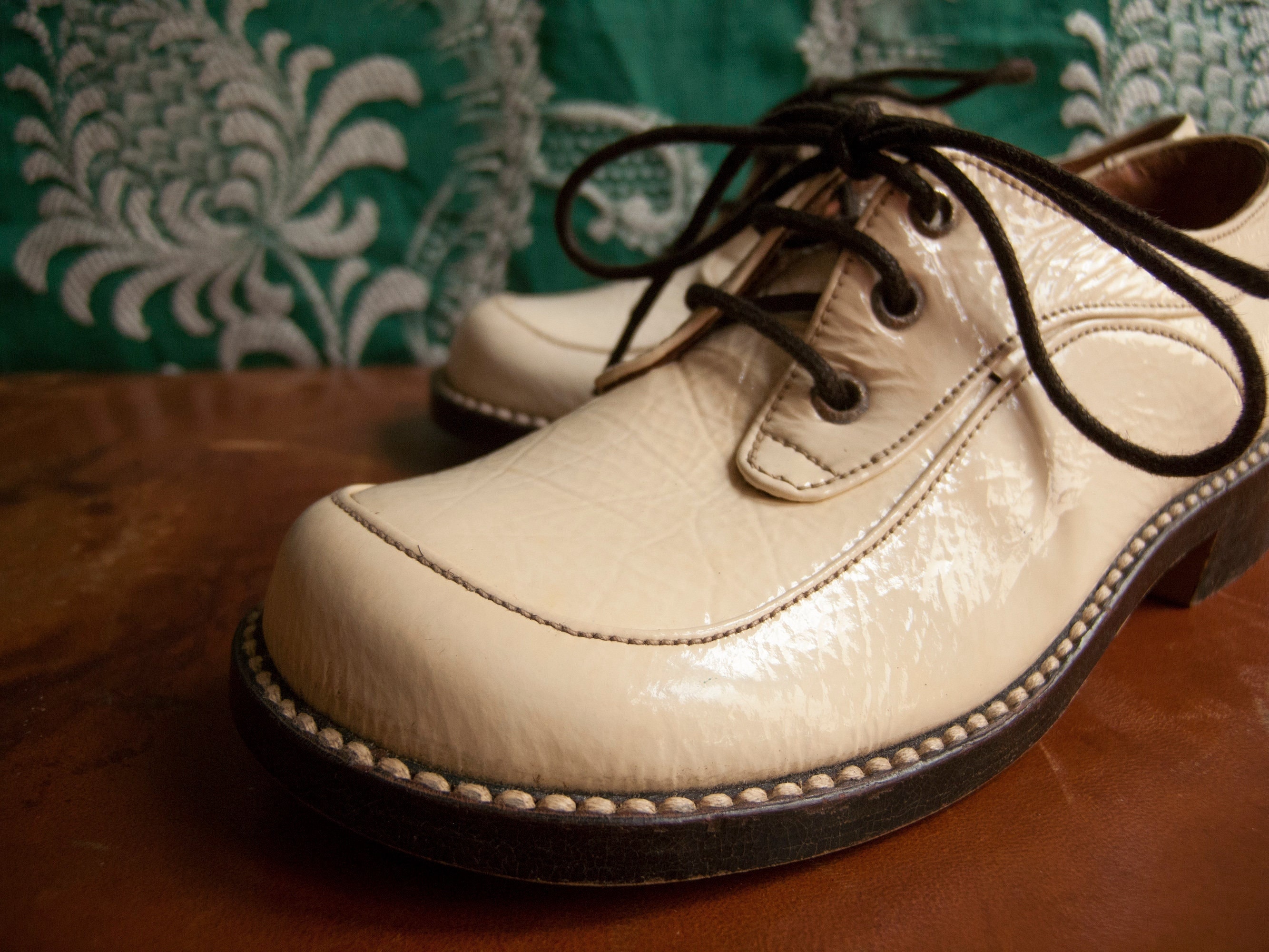 Elegant Unisex Blucher Shoes for Children, With Laces. Crinkled Patent  Leather, Ivory Color. New, Unused. 70s. Size 29 - Etsy