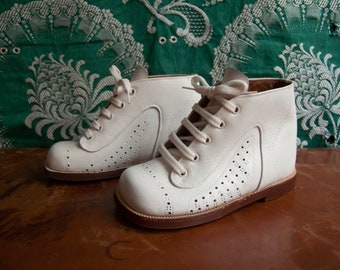 Curious booties for doll or antique bear. White skin. Without using. 1970s. Special unisex orthopedic footwear. Size 26