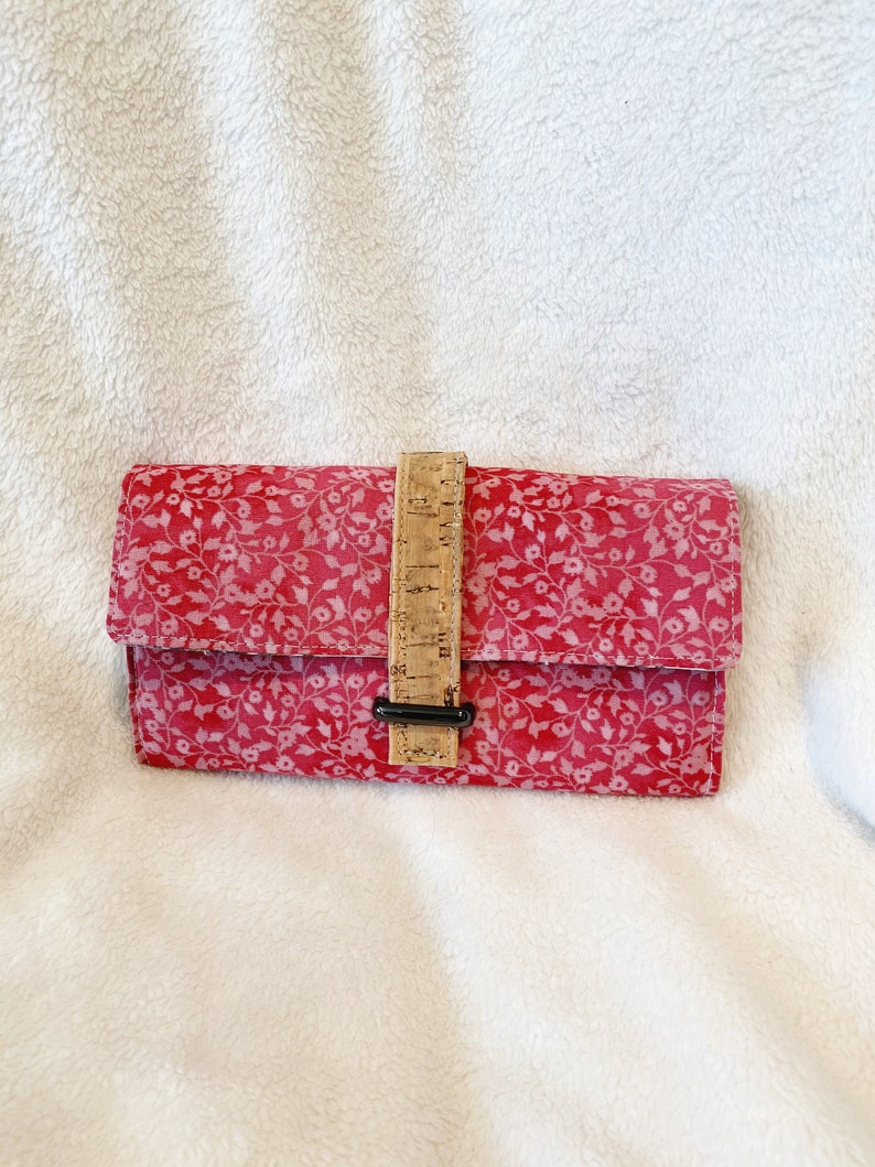 Accordion Worsley Wallet in pink floral and green lining