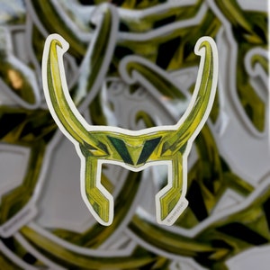 Gott des Unfugs Gehörnter Helm Sticker