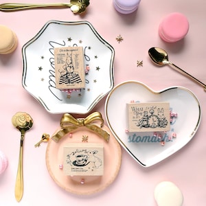 Hase im Wunderland Stempel, Kumayankee Original Design Kaninchen Holzstempel, Tea Party, Märchen, Tiere Ligneous Stempel