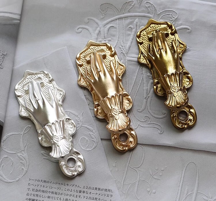 Ornate Vintage Hand Book Clip, Dainty Hand, Planner Holder, Metal Clip for Traveler's Notebook, Junk Journal, Clip, Brass Clip