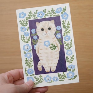 Cartão postal de gatinho creme, cartão postal ilustrado 4Legs, gatinho da primavera, gato, cartão de felicitações de flor azul, cartão de aniversário