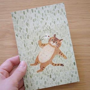 Postal de gato en el campo, postal ilustrada de 4 patas, gatito primaveral, tarjeta de felicitación de gatito, tarjeta de cumpleaños