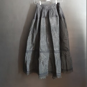 Jupon jupe ancienne noire moirée, France
