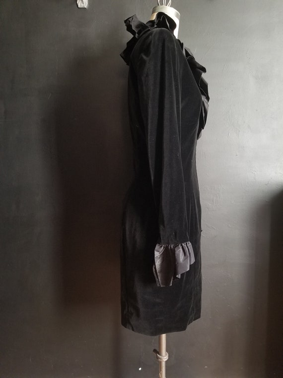 Vintage black velvet Givenchy dress. Size 40 - image 6