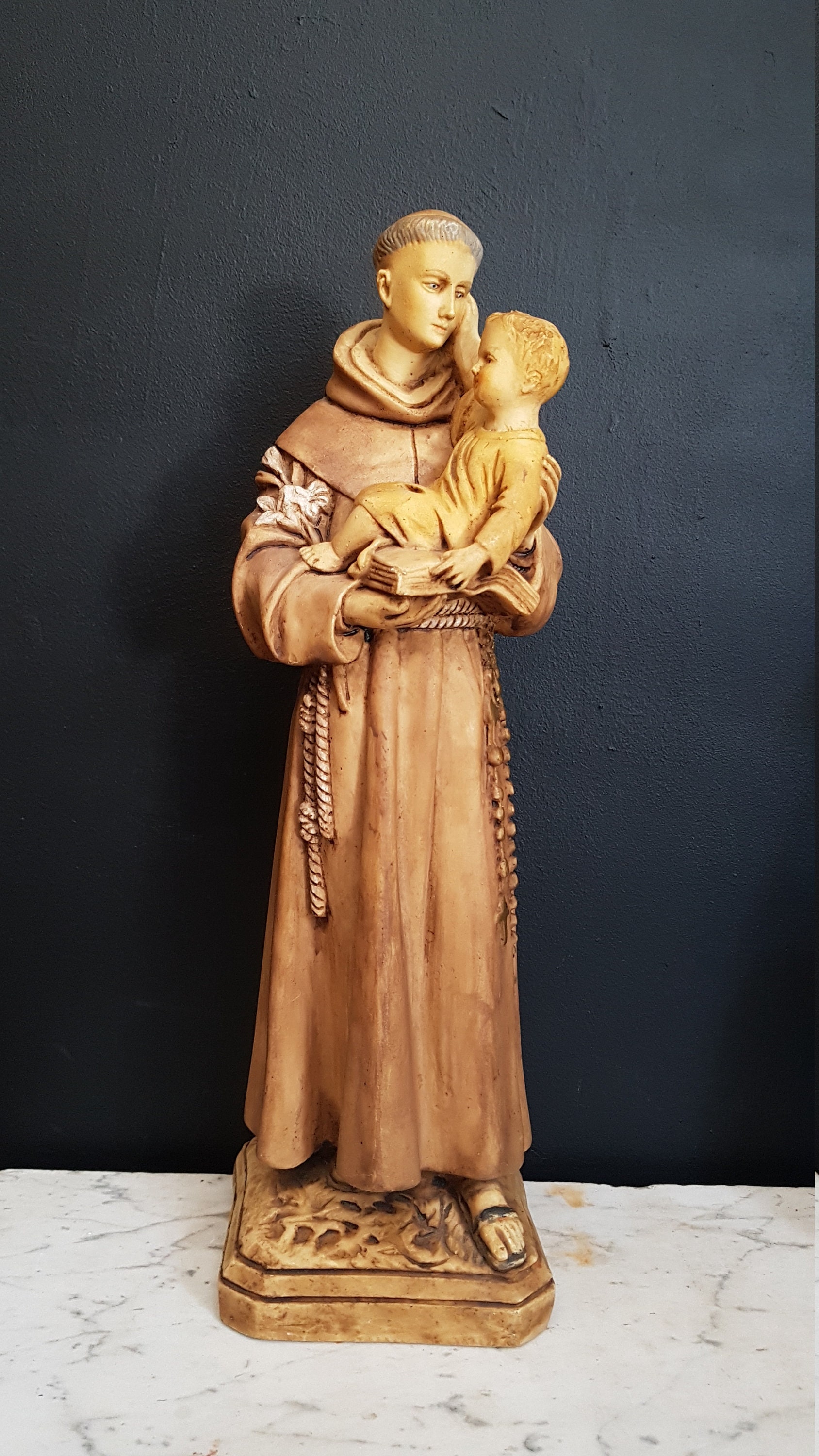 Saint Antoine de Padoue avec La Statue L'enfant Jésus. Saint Padoue
