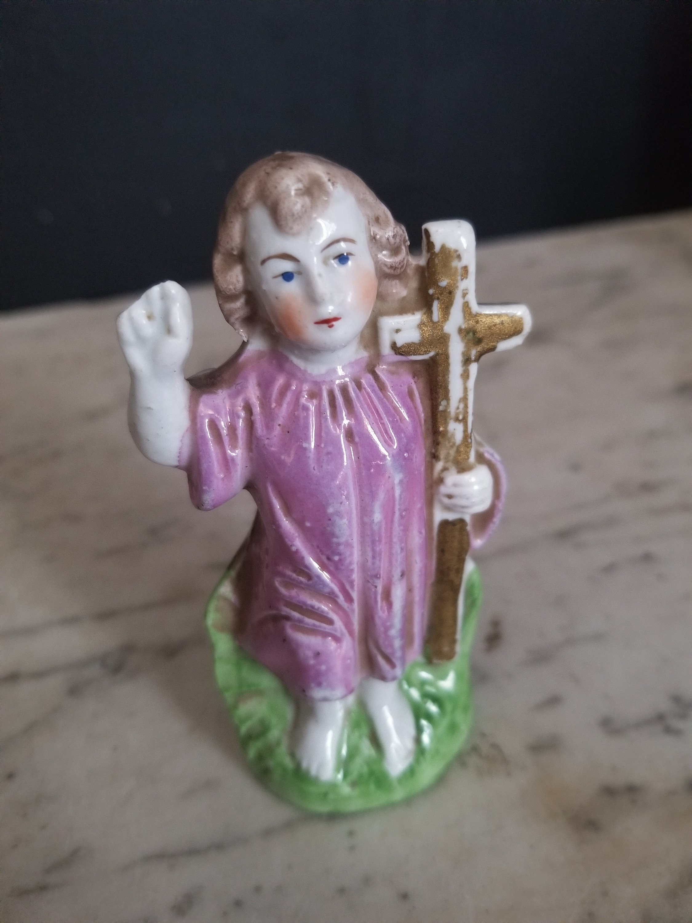 Figurine Antique en Porcelaine de L'enfant Jésus avec Sa Croix