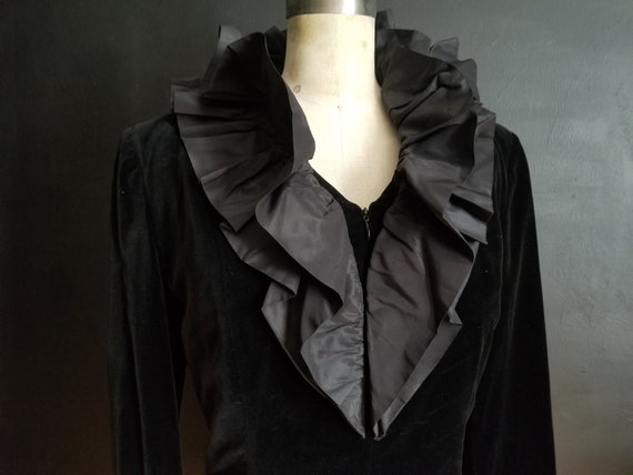 Vintage black velvet Givenchy dress. Size 40 - image 1