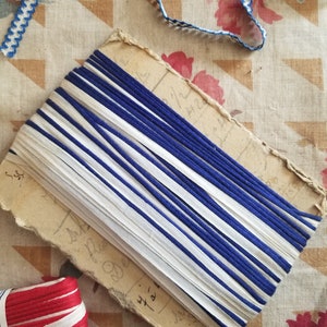 Nastro francese antico blu e bianco
