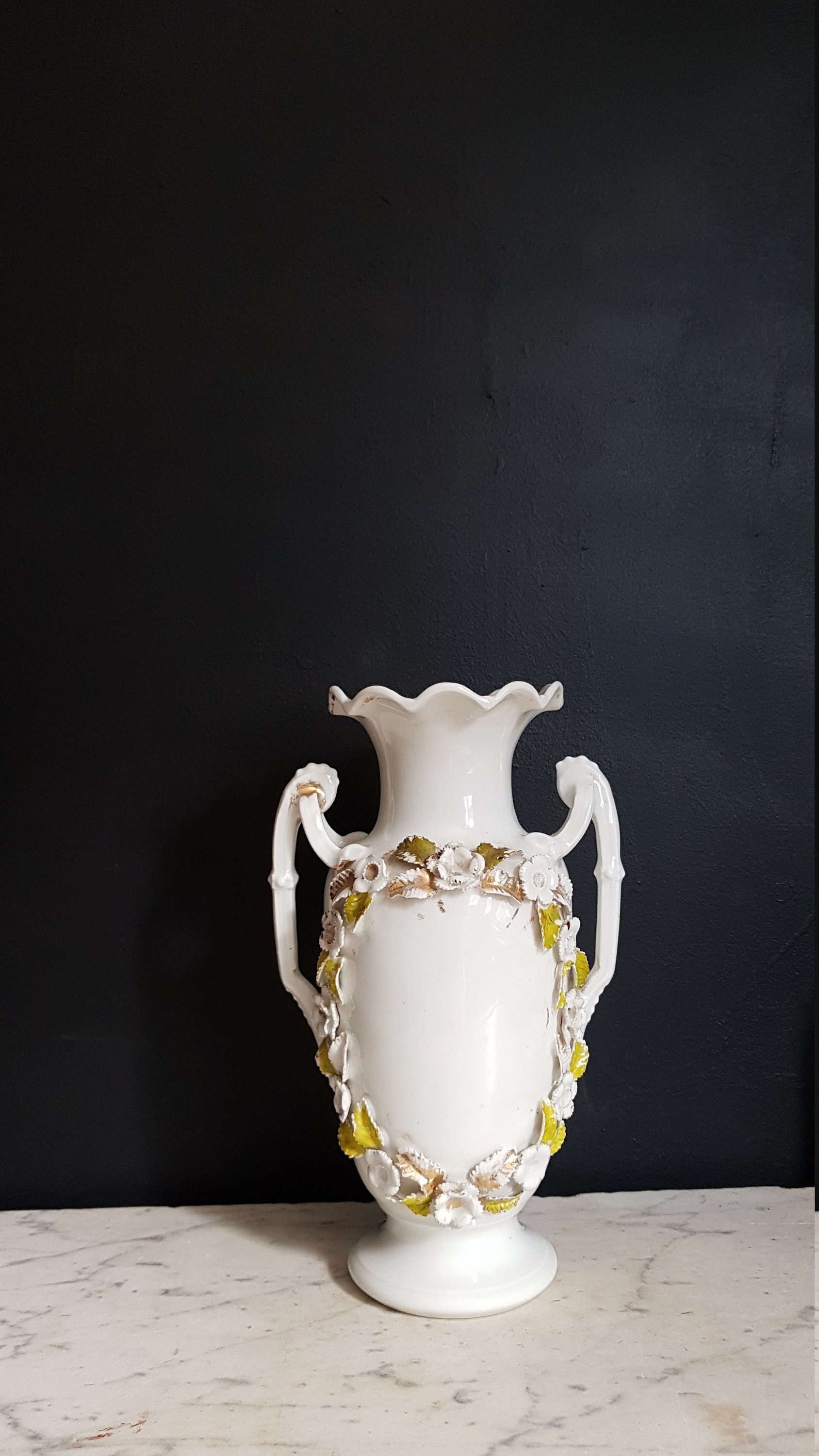 Français Vase de Mariage Antique avec Décor Floral