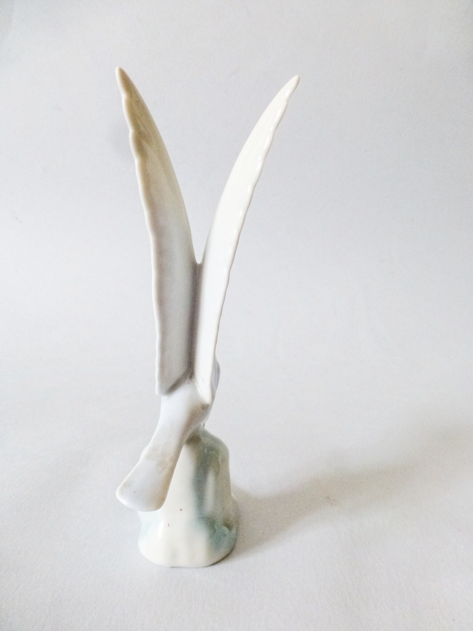 ヴィンテージ Hollohaza 磁器製カモメの置物：手描きのハンガリーの鳥