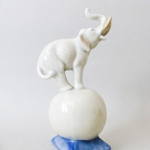 Antyczna figurka słonia, słoń cyrkowy na kuli, stara figurka porcelanowa, zabytkowy słoń porcelanowy DARMOWA WYSYŁKA NA CAŁY ŚWIAT