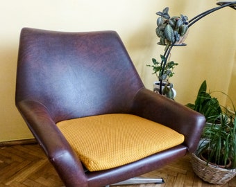 Großer Mid Century Modern Leder Drehstuhl für Wohnzimmer