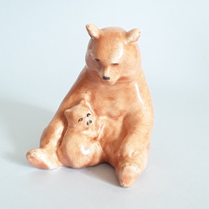 Vintage Hungarian  porcelain animal figurine,bear,bear mum w.cub FREE SHIPPING