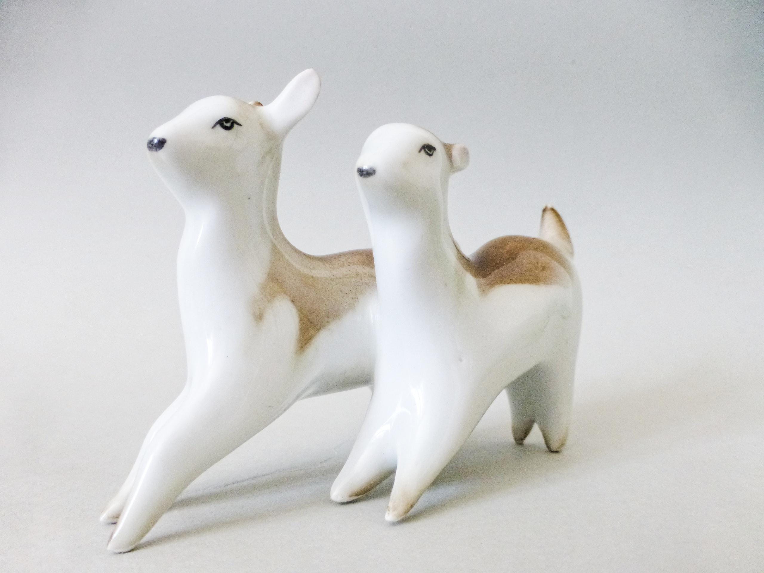 ヴィンテージ ジョルナイ磁器製ヤギの置物 - 手描きハンガリー装飾