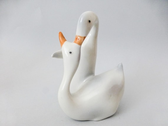 ヴィンテージ ホロハザ磁器製ガチョウの置物：ハンガリーの鳥の彫刻