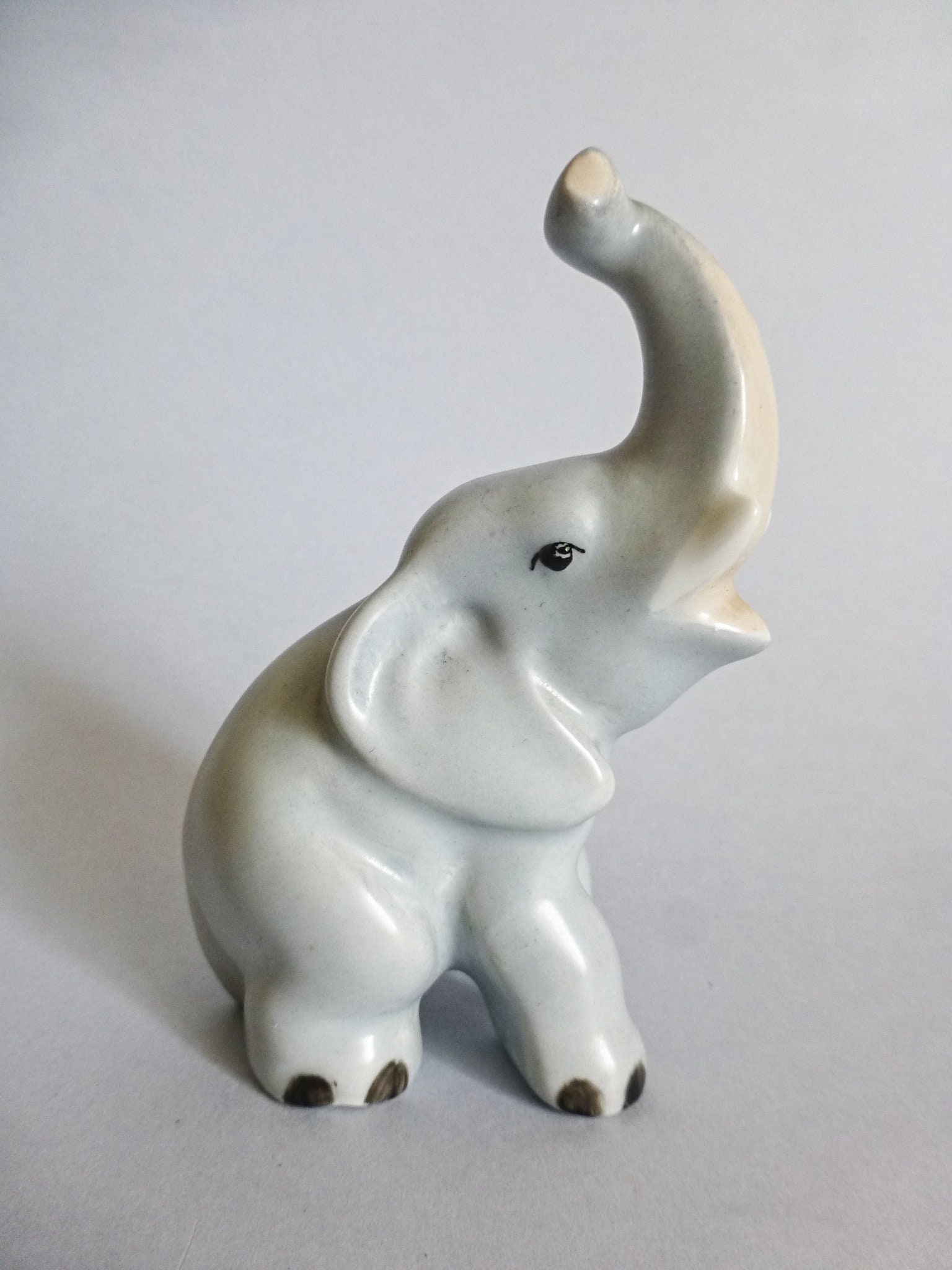 Small porcelain elephant Clearance