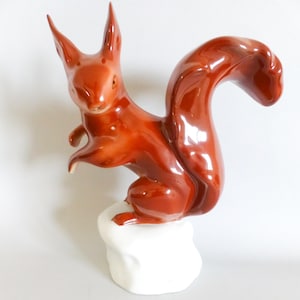 Vintage Squirrel Figurine on Pedestal: Animal Decor (8x6.5x3.5&quot;/20 cm)