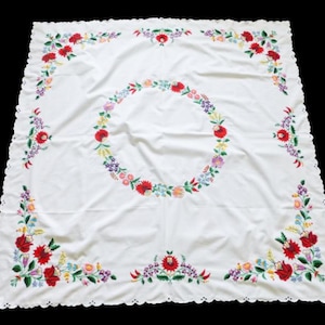 Hand-Embroidered Hungarian Kalocsa Tablecloth: Floral Cotton Doily