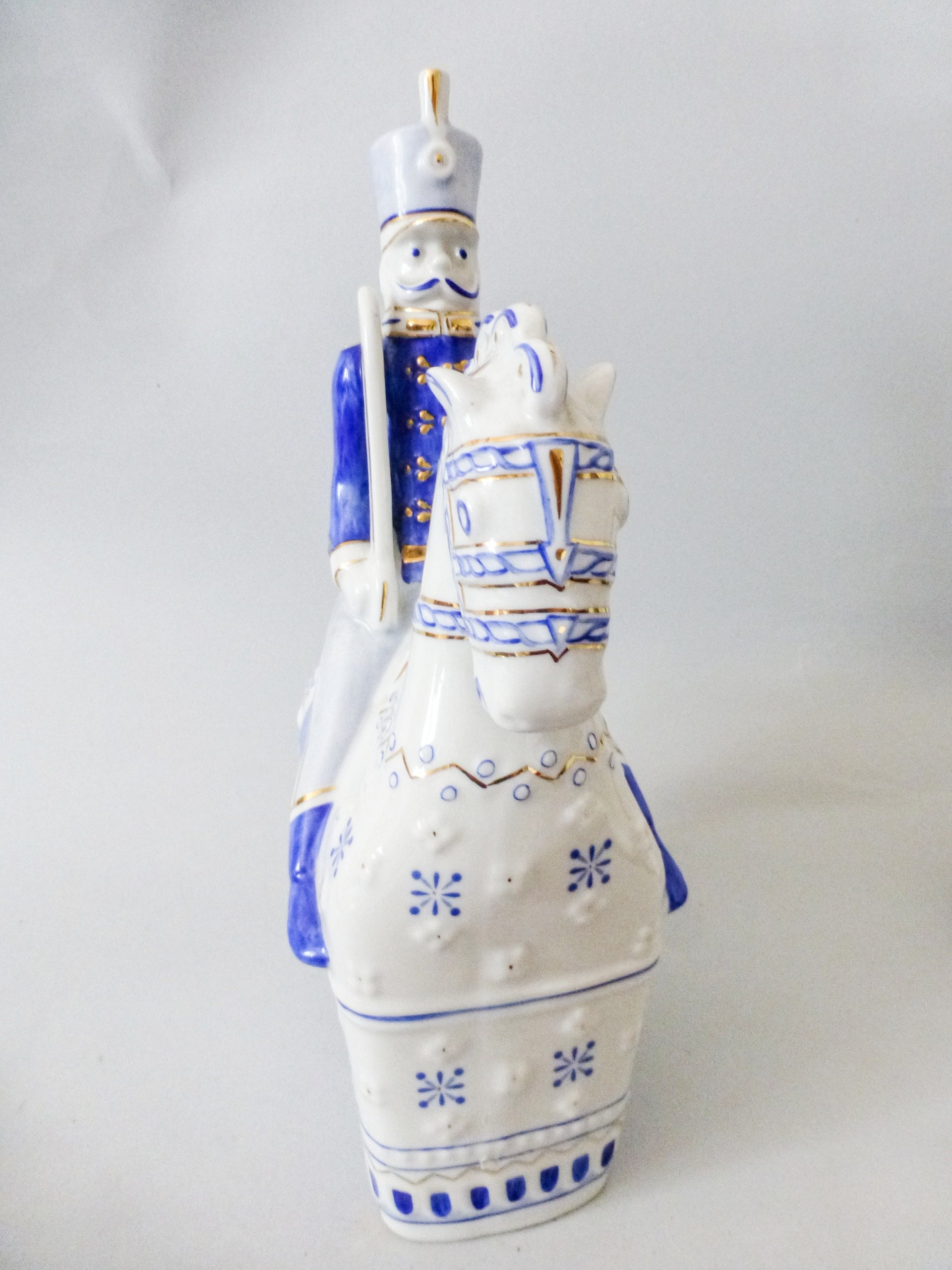 ホロハーザ ハンガリー 陶器人形 ヴィンテージ　アンティーク磁器農民女性置物 ホロハーザ ハンガリー 陶器人形 ヴィンテージ アンティーク磁器農民