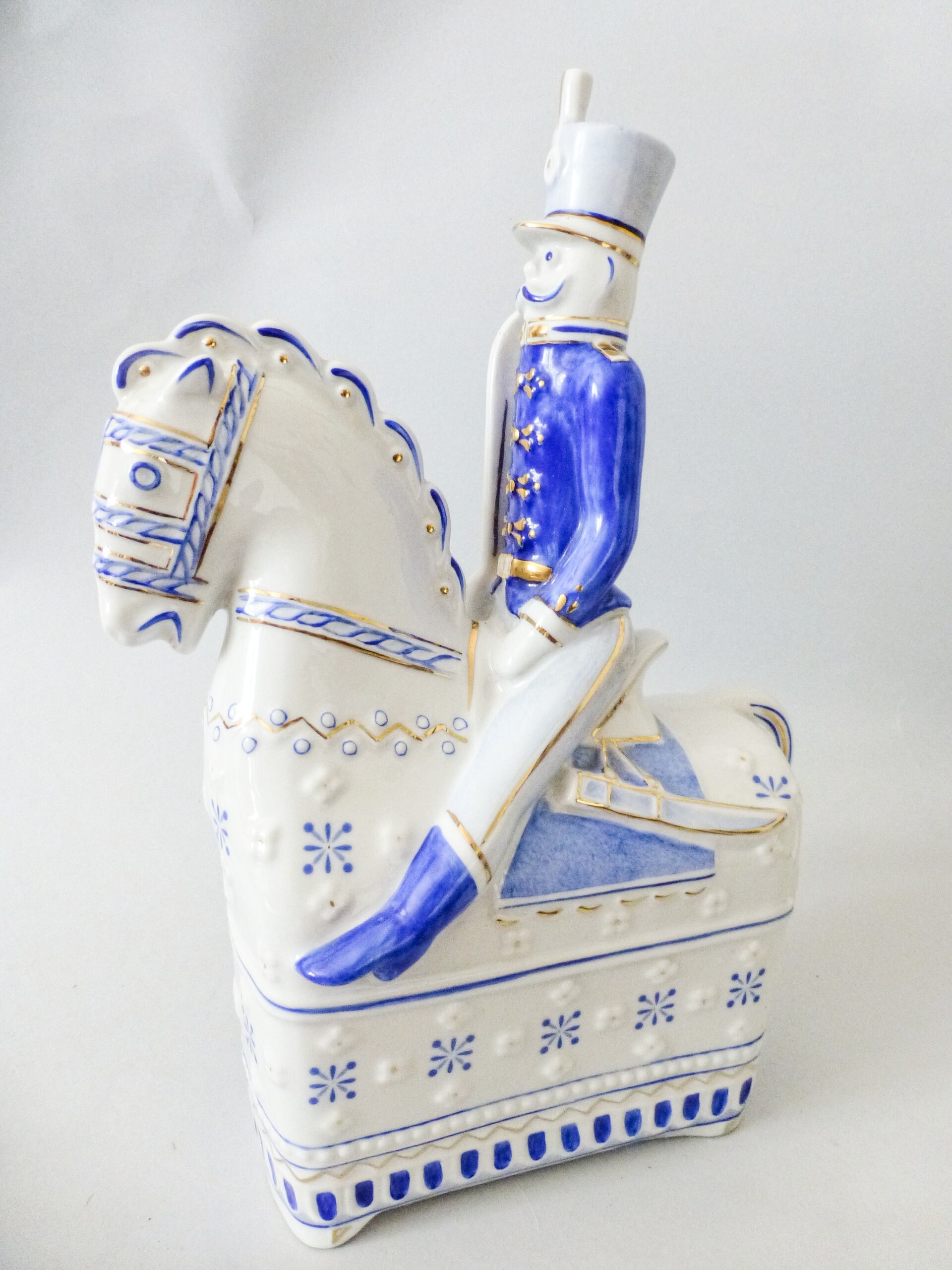 ヴィンテージ ホロハザ磁器製 騎馬騎兵像 ハンガリー 置物 - Etsy 日本