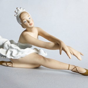 Vintage Wallendorf Porcelain Ballerina Figurine: Swan Lake, Germany, 1960s