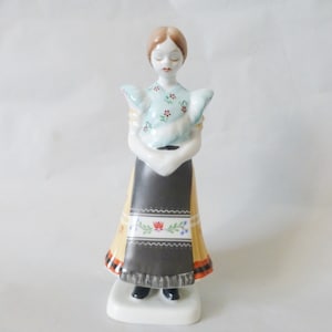 Vintage Hungarian Hollohaza figurine,Little girl in traditional folk cloth,Matyo doll  FREE SHIPPING