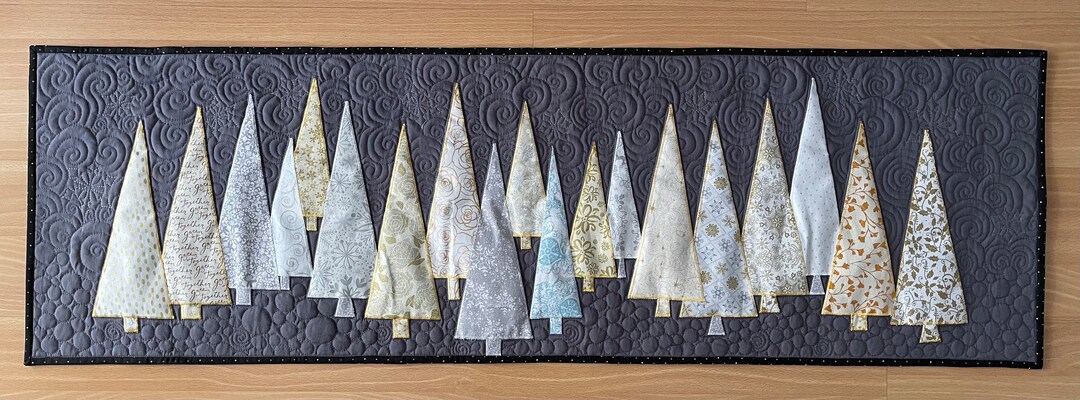 Patchwork Christmas Trees Quilted Table Topper NCU0NNT1527