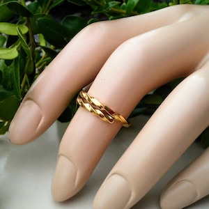 Gedraaide midi-messing bypass-ring / maat 4 / wikkelring / massief messing / knokkelring / pinkring / messing bypass-ring / messing sieraden