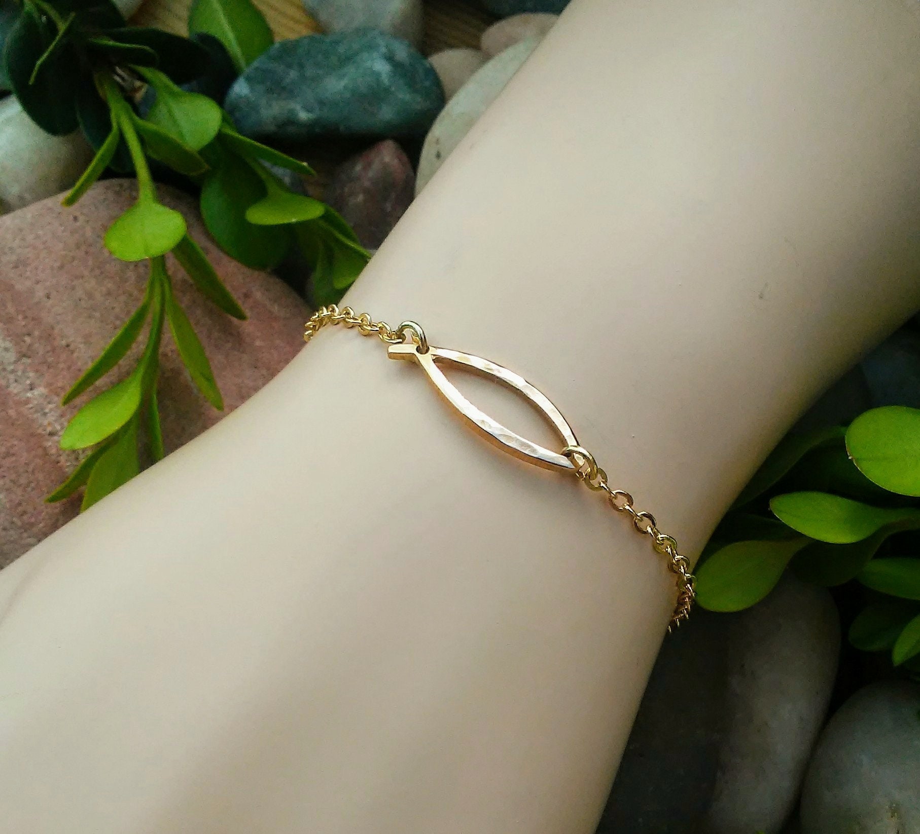 Brass Christian Fish Bracelet / Dainty / Hammered / Solid Etsy Polska