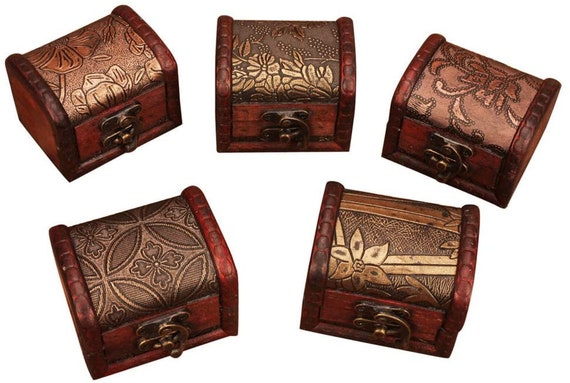 Wholesale hot sell lovely small treasure chest gift box From m