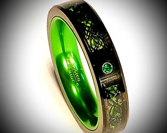 5mm Irish Green Carbon Fiber and Black Celtic Inlay over Black Tungsten Carbide and Green Inner Band & Green Cubic Zirconia (Fashion Ring)