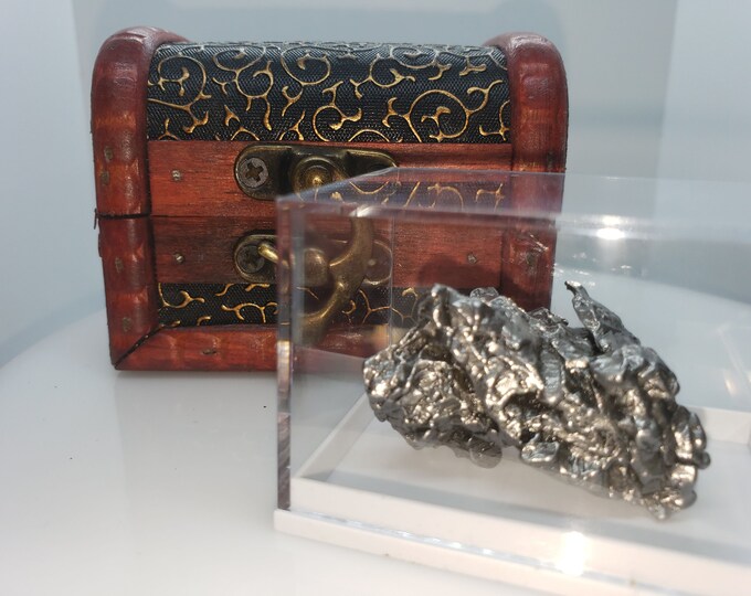 Authentic Extra Large METEORITE!  35g-75g Campo Del Cielo Meteorite, Argentina, Chest, Acrylic Display, and Certificate of Authenticity