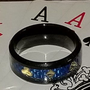 8mm Card Lover (Unisex) Black Beveled Titanium Band w/ Sapphire Blue Carbon Fiber & 14K Gold Card Suits - Size 7-12