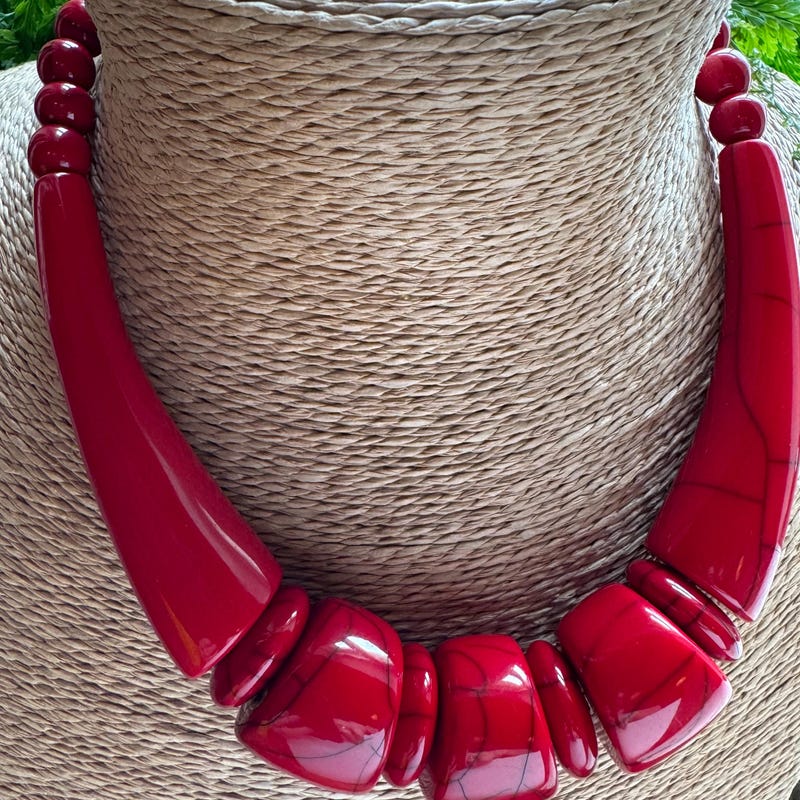 The Very Big Bead Stone Necklace main image 0