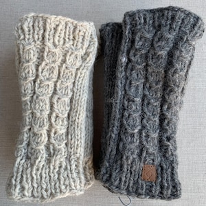 WOOL HANDWARMERS. Wristwarmers, GLOVES with Fleece Lining. Made in Nepal.