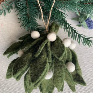 MISTLETOE FELT CHRISTMAS Decoration, Handfelted in Nepal, Mistletoe Tree Decoration.