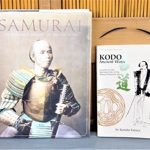 2 Vintage Bücher, Samurai, An Illustrierte Geschichte; KODO: Uralte Wege, spirituelles Leben des Kriegers; Japanische Schwerter, Rüstungen, Geschichte, Weisheit