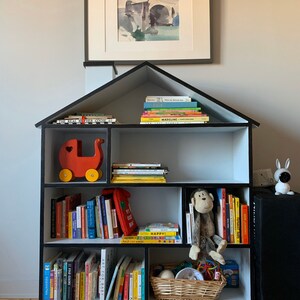 Bookshelf for children image 3