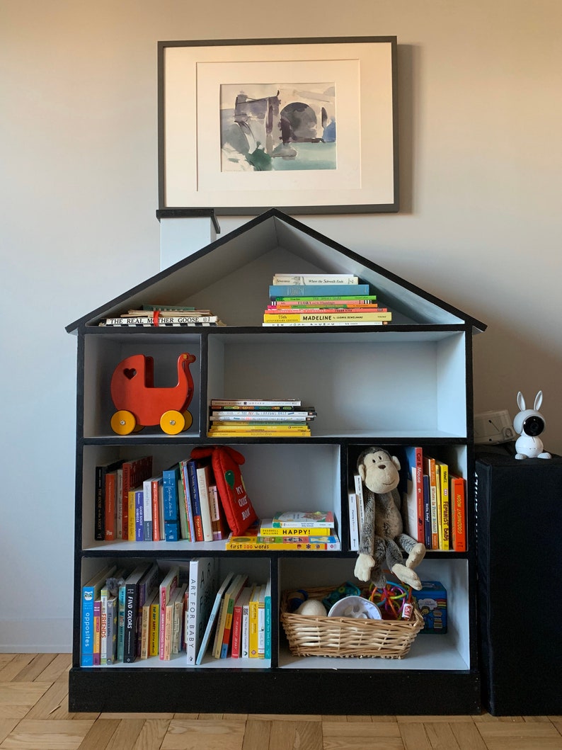 Bookshelf for children image 3