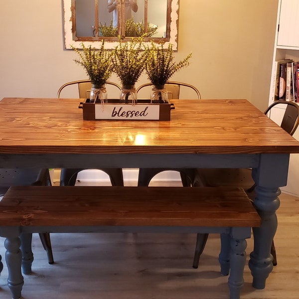 Rustic Farmhouse Dining Table: Customizable Elegant Design