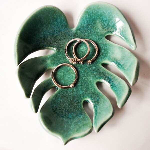 Ceramic Monstera Dish, Monstera Trinket Dish, Monstera Home Decor, Jewelry Dish, Ceramic Trinket Dish, Monstera Ring Dish, Monstera Leaf