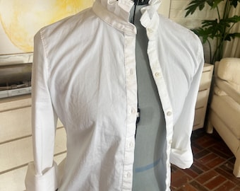 Blusa com gola franzida
