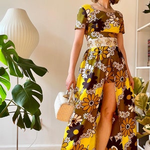 Vintage 1960s Floral Print Caped Romper