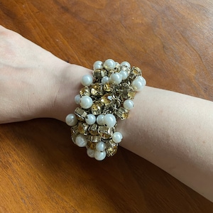Bracelet vintage des années 1960 avec strass et perles