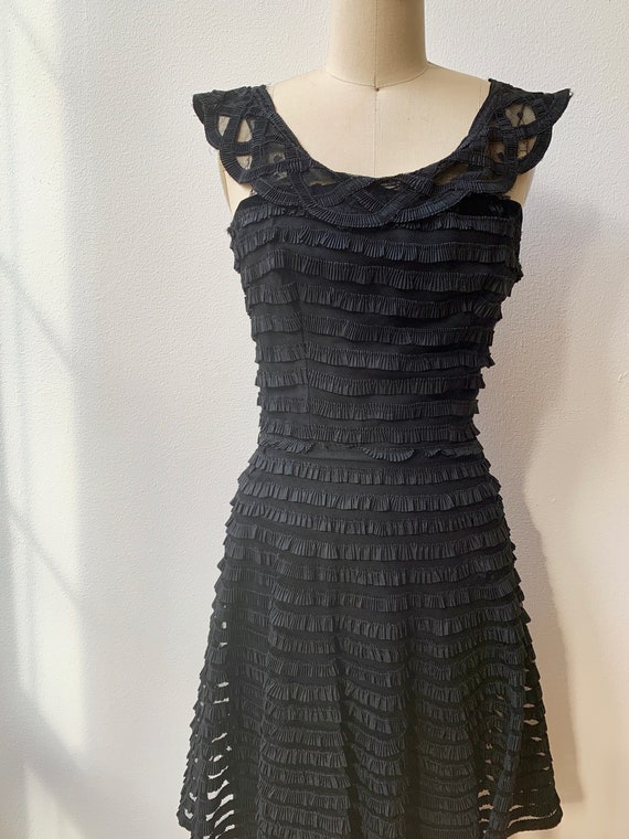 Vintage 1950s Black Netted Lace and Ruffle Tiered… - image 2